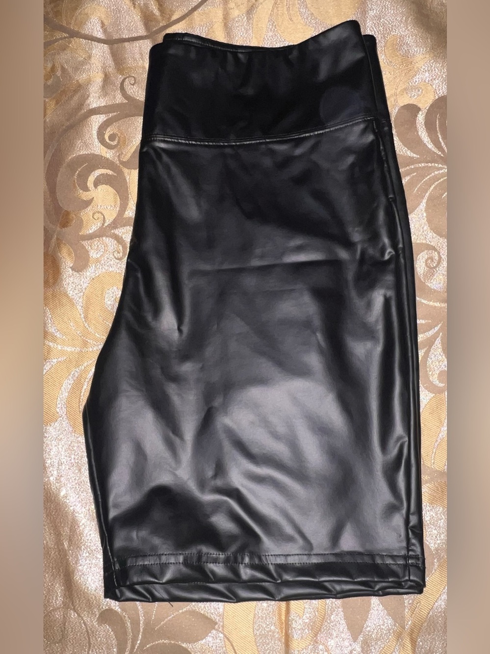 AKIRA Label Black Faux Leather Get It Right Biker Shorts. Plus Size 1X Like New